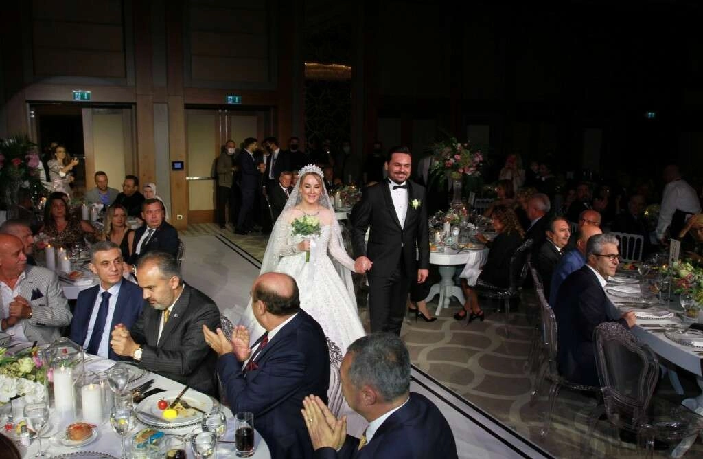 Bursa protokolünü buluşturan düğün