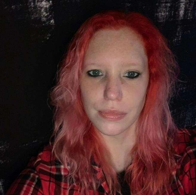 Evine gelen erkek arkadaşları, manzarayı görünce arkasına bakmadan kaçıyor