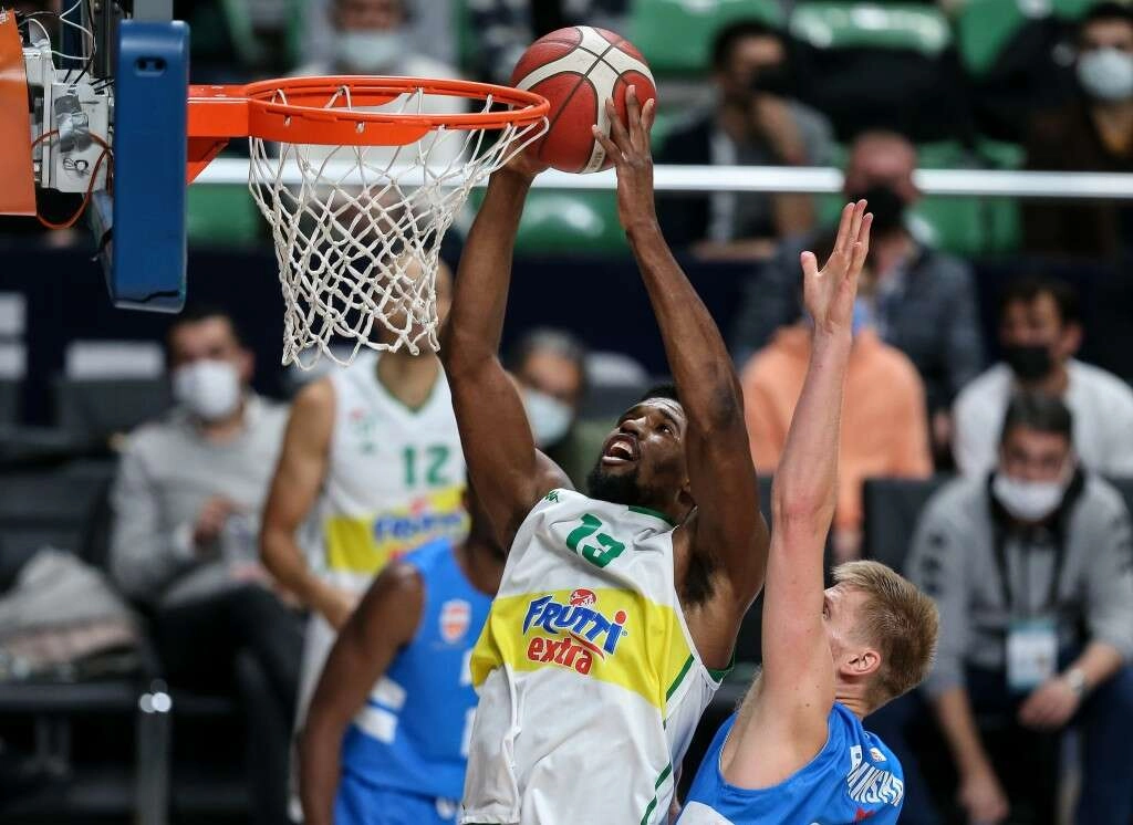 Frutti Extra Bursaspor - Büyükçekmece Basketbol (85-83) maçından kareler...