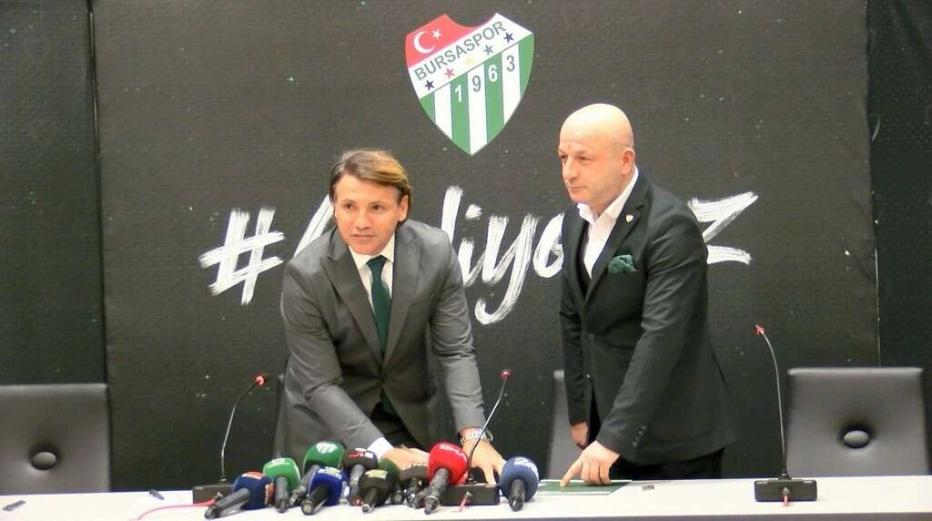 Bursaspor'da Tamer Tuna imzayı attı