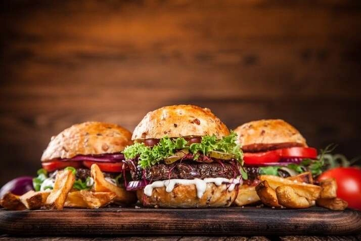 Dolapta 5 yıl kalan McDonald's hamburgeri bozulmamış halde bulundu