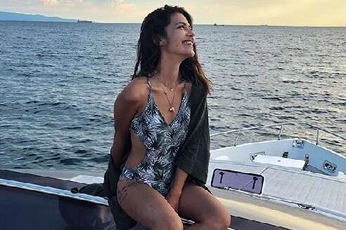 Kadınlar için podyuma çıkıyor