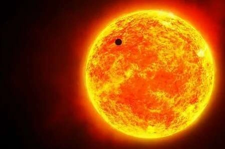 Dikkat! Güneş patlaması Dünya'ya bugün ulaşacak