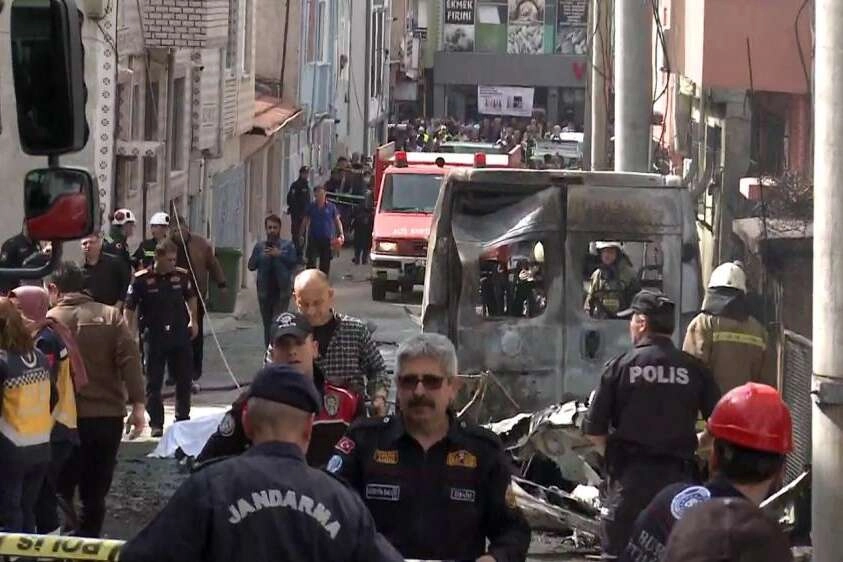 Bursa'da tek motorlu uçak düştü! İşte o görüntüler...