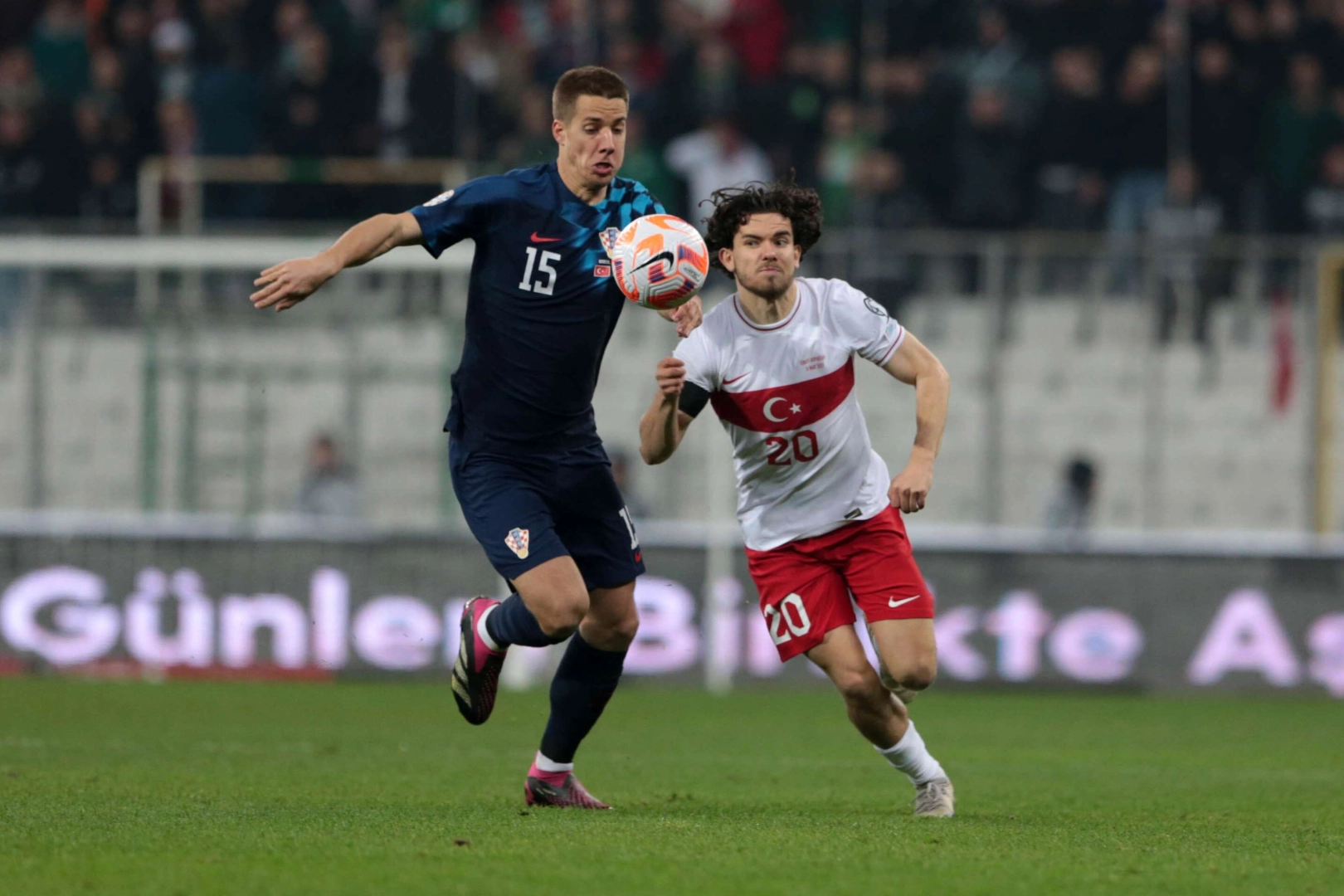 Bursa'daki Türkiye - Hırvatistan maçından kareler...