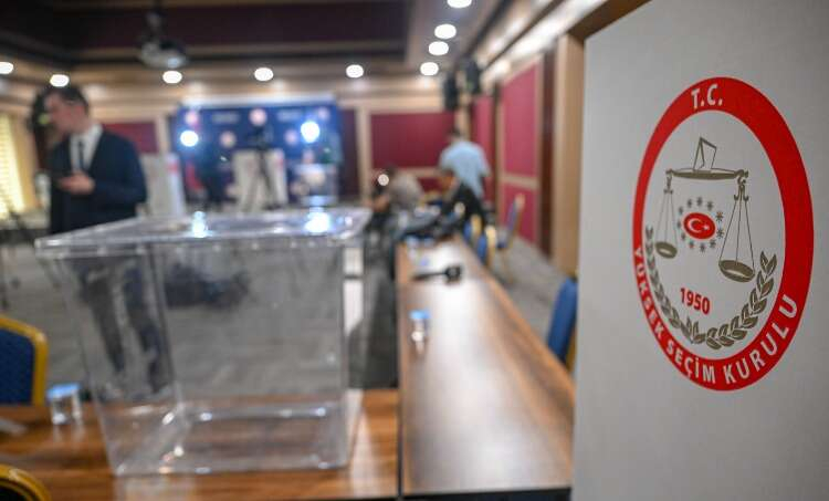 2- Üzerinde T.C. kimlik numarası olan kimlik belgenizi unutmayın: