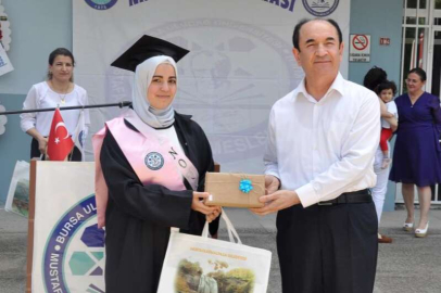 Bursa'da Suriyeli öğrenci yüksekokulu birincilikle tamamladı