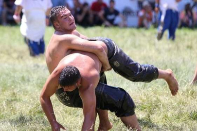 Kırkpınar'da yarı finale kalan başpehlivanlar belli oldu