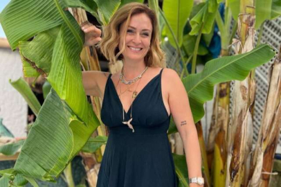 Boşanma sonrası bikinili pozunu paylaşan Ceyda Düvenci'den dikkat çeken not!