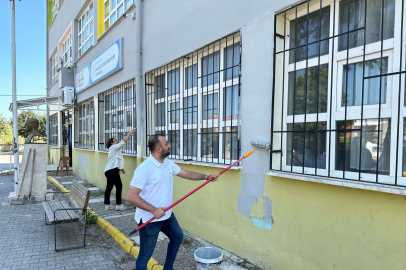 AK Parti Bursa Nilüfer'den Okul Boyama Projesi