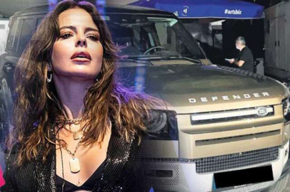 Aşkın Olayım ile çok popülerdi! Simge kendisine özel plakalı lüks araç aldı...