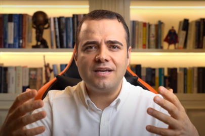 Özgür Demirtaş'ın Buket Aydın'a yanıtı sosyal medyayı salladı