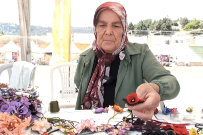 Tek eliyle iğne oyası yaparak geçimini sağlıyor