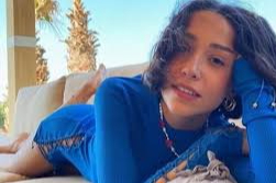 Zeynep Bastık ayaklarını sakladı! İşte nedeni...