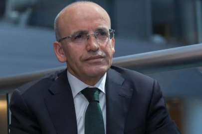 Bakan Şimşek AVM'de yemek yerken görüntülendi: Menülere göz gezdirdi...