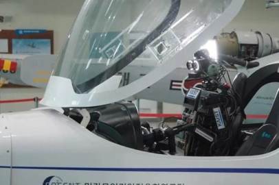Karşınızda dünyanın ilk insansı robot pilotu PIBOT
