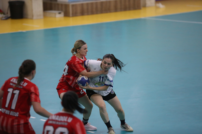 Bursa Büyükşehir Belediyespor Kadın Hentbol Takımı Süper Lig'de taraftarıyla ilk kez buluşuyor