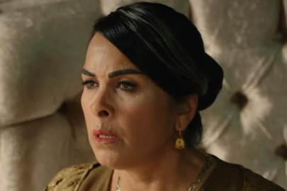 Nursel Köse'nin yeni imajı olay oldu! Dişleri uzatılıp altınla kaplandı