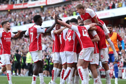 Arsenal, MANU'yu uzatmalarda yıktı