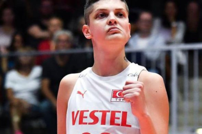 Sosyal medyada gündemde! Ebrar Karakurt'tan 'lezbiyen' paylaşımı