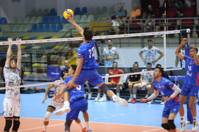 TSYD Bursa Voleybol Turnuvası'nda ilk günün sonuçları