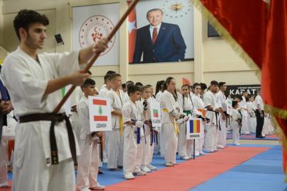 Bursa Yıldırımlı karatecilerden 50 madalya