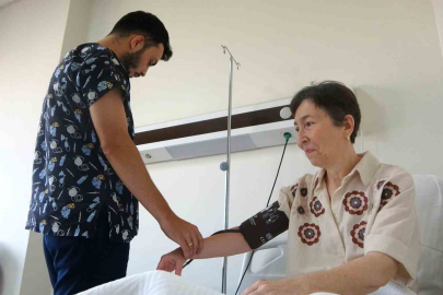 Karpuz büyüklüğündeki tümör göğsünü patlattı