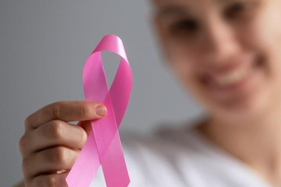 Kontrolsüz çoğalan hücreler meme kanserini tetikliyor