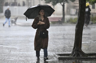 Çok sayıda il için sarı ve turuncu kodlu uyarı! O ilde okullar tatil edildi...