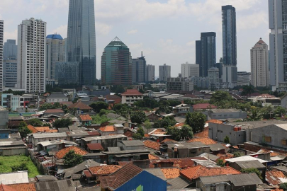 Endonezya'da "Güneydoğu Asya'nın ilk yüksek hızlı tren hattı" açıldı