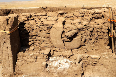 Göbeklitepe'de 'ilk boyalı heykel' bulundu