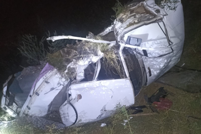 Tır ile otomobil çarpışmasında 3 kişi yaralandı