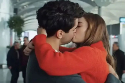Afra Saraçoğlu ve Mert Ramazan Demir'in öpüşme sahnelerindeki ilginç detay!