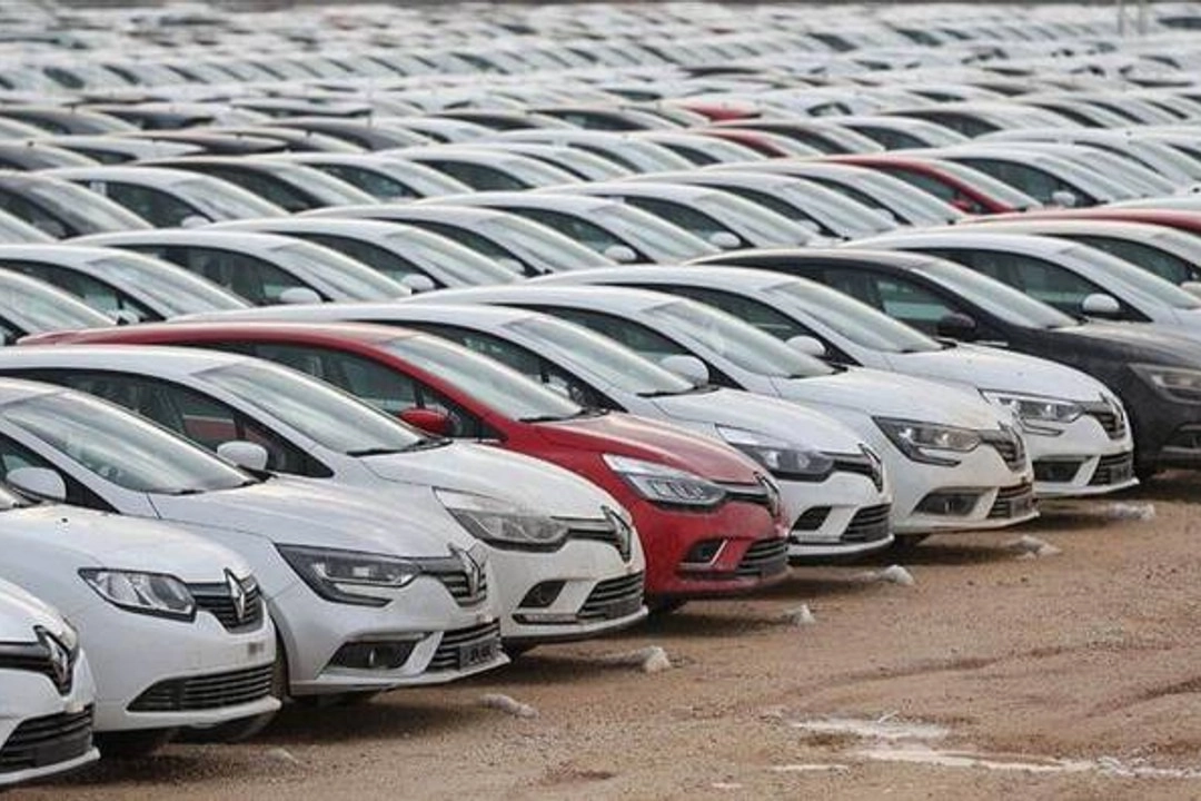 Bayilerden indirim teklifi: Otomobil satışlarında fiyatlar düşer mi?