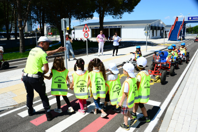Bursa polisinden öğrencilere çocuk trafik eğitimi