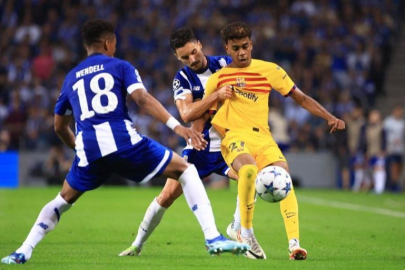 Porto - Barcelona maçında yeşil sahalarda görülmemiş olay