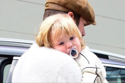 Aile'nin Aslan'ı Kıvanç Tatlıtuğ'un çocukluk fotoğrafı sosyal medyayı salladı!