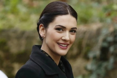 Bergüzar Korel lüks karavanıyla görenleri şaşırttı!