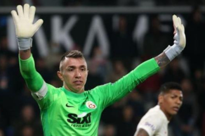 Fernando Muslera'dan Türk bayraklı paylaşım