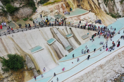 Göksu travertenlerine ziyaretçi akını