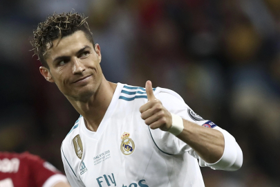 Cristiano Ronaldo'nun gerçek yaşının 38 değil, 28 olduğunu iddia etti!