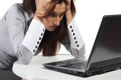 Serçe ve yüzük parmağında uyuşmaya dikkat