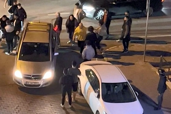 ''Laf atma'' tartışması tekmeli yumruklu kavgaya dönüştü