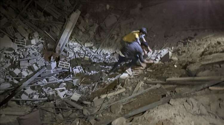 İSRAİL GAZZE'DE BİR CAMİYİ DAHA VURDU