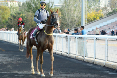 Bursa'da yapılan AGSYD Koşusu'nda zafer Altıntepe'nin!