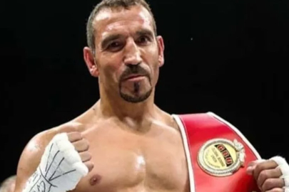 Milli boksör Fırat Arslan altın kemerle ringlere veda etti