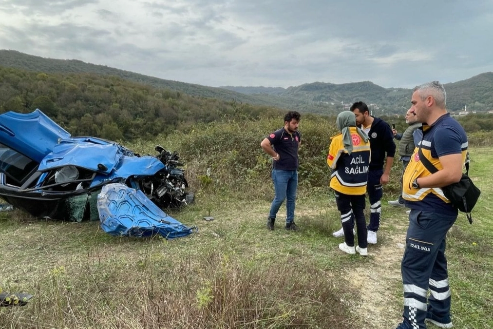 Bartın'da görenleri şoke eden kaza: Kağıt gibi ezildi