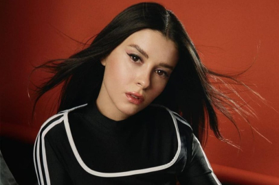 Yalı Çapkını'nın Pelin'i iddialı pozlarıyla büyüledi!