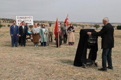 90 yıl sonra yeniden hayat bulan fotoğraf! 'Cumhuriyeti Biz Böyle Kazandık'