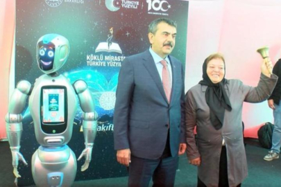 7 bölgeyi dolaşacak! Bakan Tekin gezici TIR'ı ziyaret etti